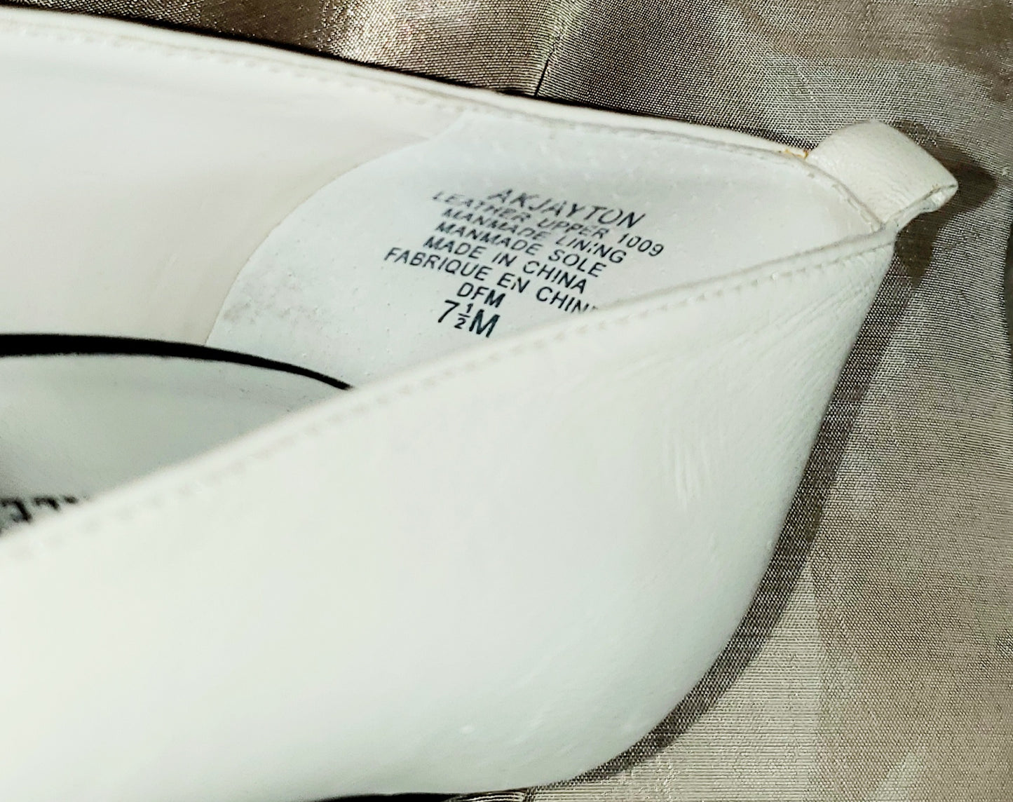 ZIP IT!- open toe pumps with zipper flower details