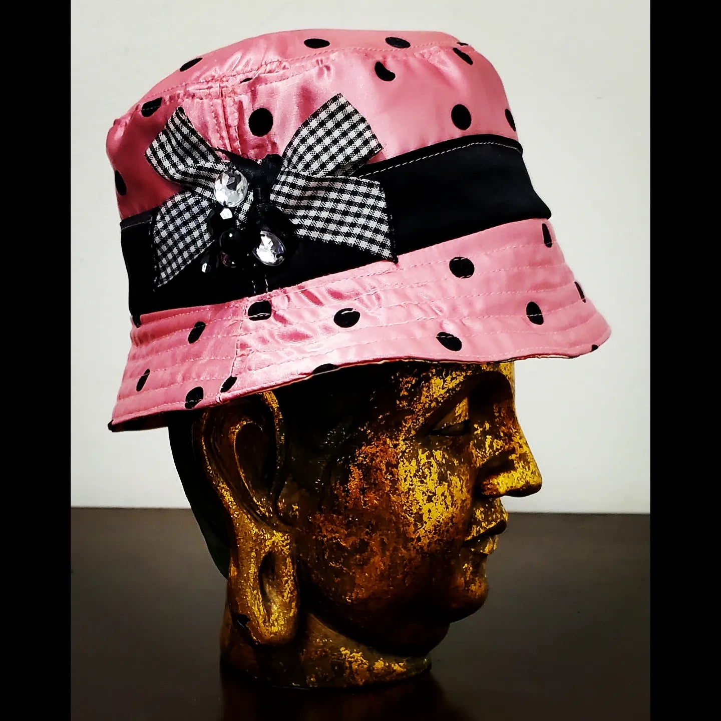 DITTO-Pink satin bucket hat with black flocked polka dots