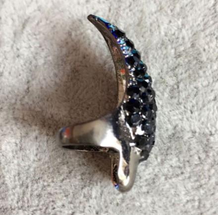 Silver and black rhinestone fingertip ring side view